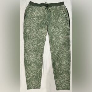 Professional Athletes lululemon Green Design Jogger Pants
Green- Men’s XL